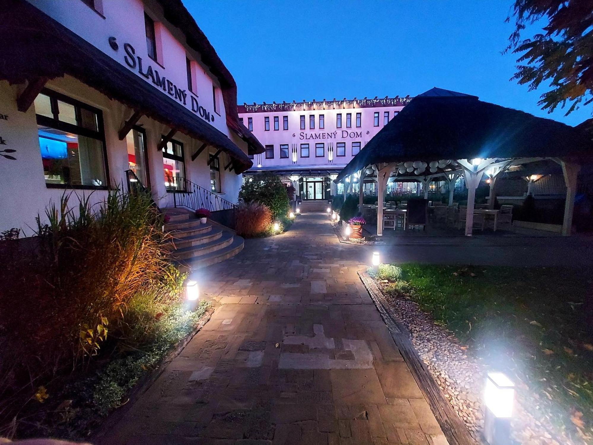 Hotel Slameny Dom & Spa Malá Ida Exterior photo